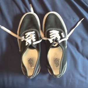 black lace up vans